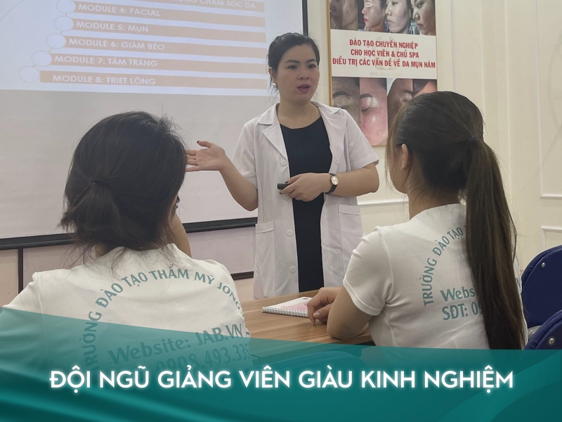 Đội ngũ giảng viên tại Jong Hye Academy