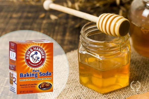 Làm trắng nách bằng baking soda cùng mật ong